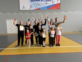 Мама, папа я - спортивная семья! Мама, папа я - спортивная семья!.
